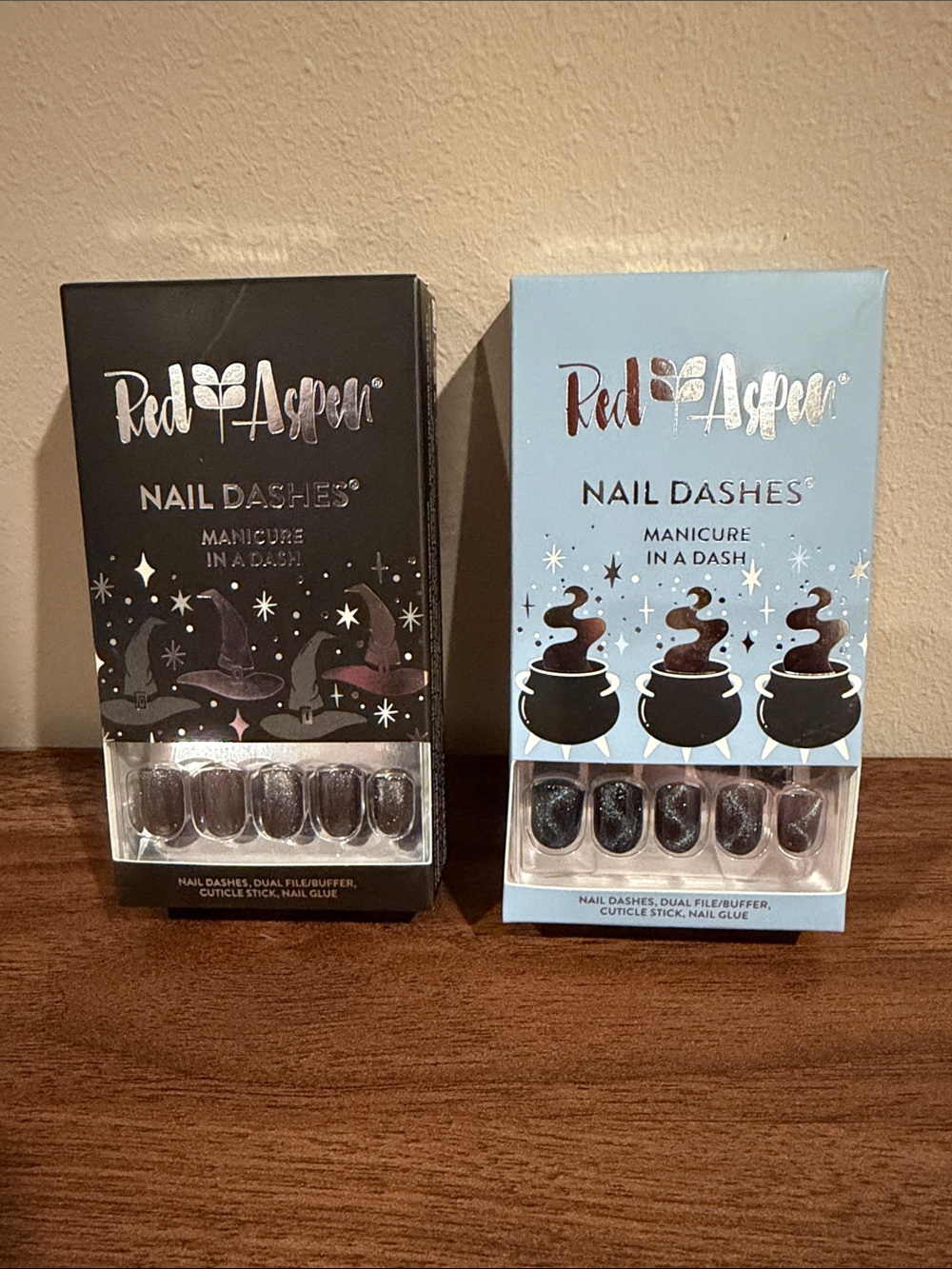 Red Aspen Black Glitter Nail Dashes - Press-On Manicure